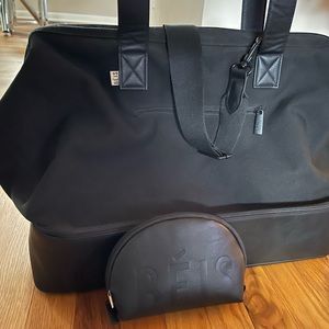 Beis Weekender in black (largest size) & small size pouch